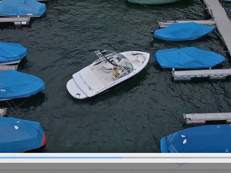 Im Handumdrehen Motorboot besser fahren lernen mit Video Tutorials von Bootsfahrlehrer Andreas Gehri. Schritt für Schritt werden Hafenmanöver und Bootsmanöver mit einem Sportboot mit Z-Antrieb leicht verständlich Schritt für Schritt erklärt.