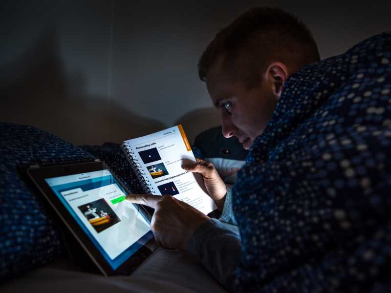 Das ideale Paket Theoriebuch Bootstheorie.ch mit dem Prüfungstrainer Bootstheorie.ch zur Vorbereitung auf die theoretische Bootsprüfung in der Schweiz für Motorboot, Passagierschiff, Güterschiff und Segelschiff.