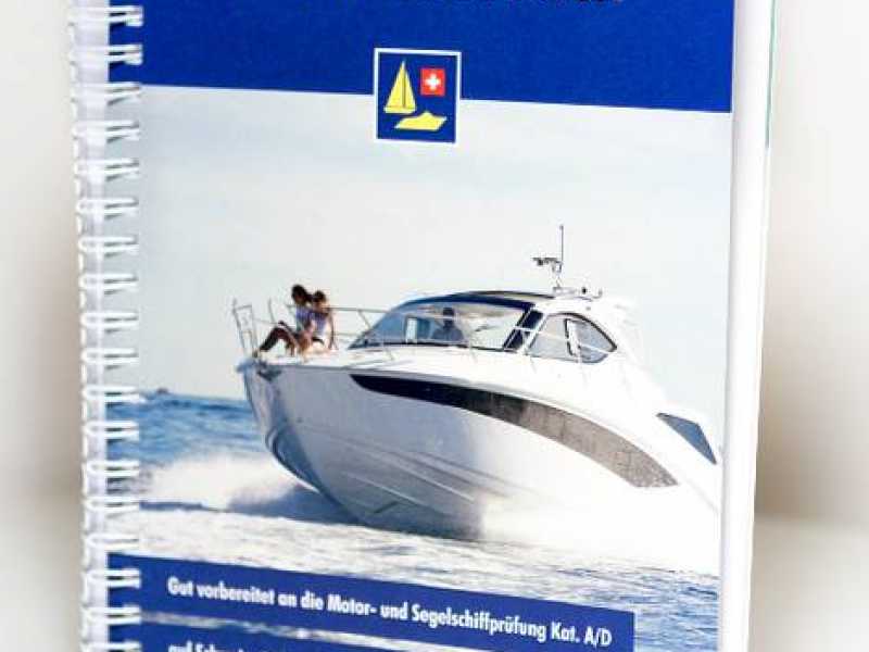 Das Theoriebuch Bootstheorie.chvom Bootsfahrlehrer Andreas Gehri für Einsteiger wie angehende Führer von Motor- und Segelschiffen vermittelt leicht und verständlich die Grundlagen zu den geforderten theoretischen Kenntnissen für den Bootsführerschein Motorboot Kat. A, Passagierschiff Kat. B, Güterschiff Kat. C und Segelschiff Kat. D auf allen Schweizerischen Gewässern.